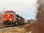 CN 2596 leads 402 at Rue Des Braves